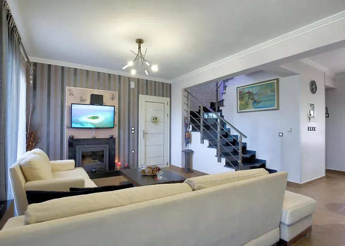 Cozy Family In Villa